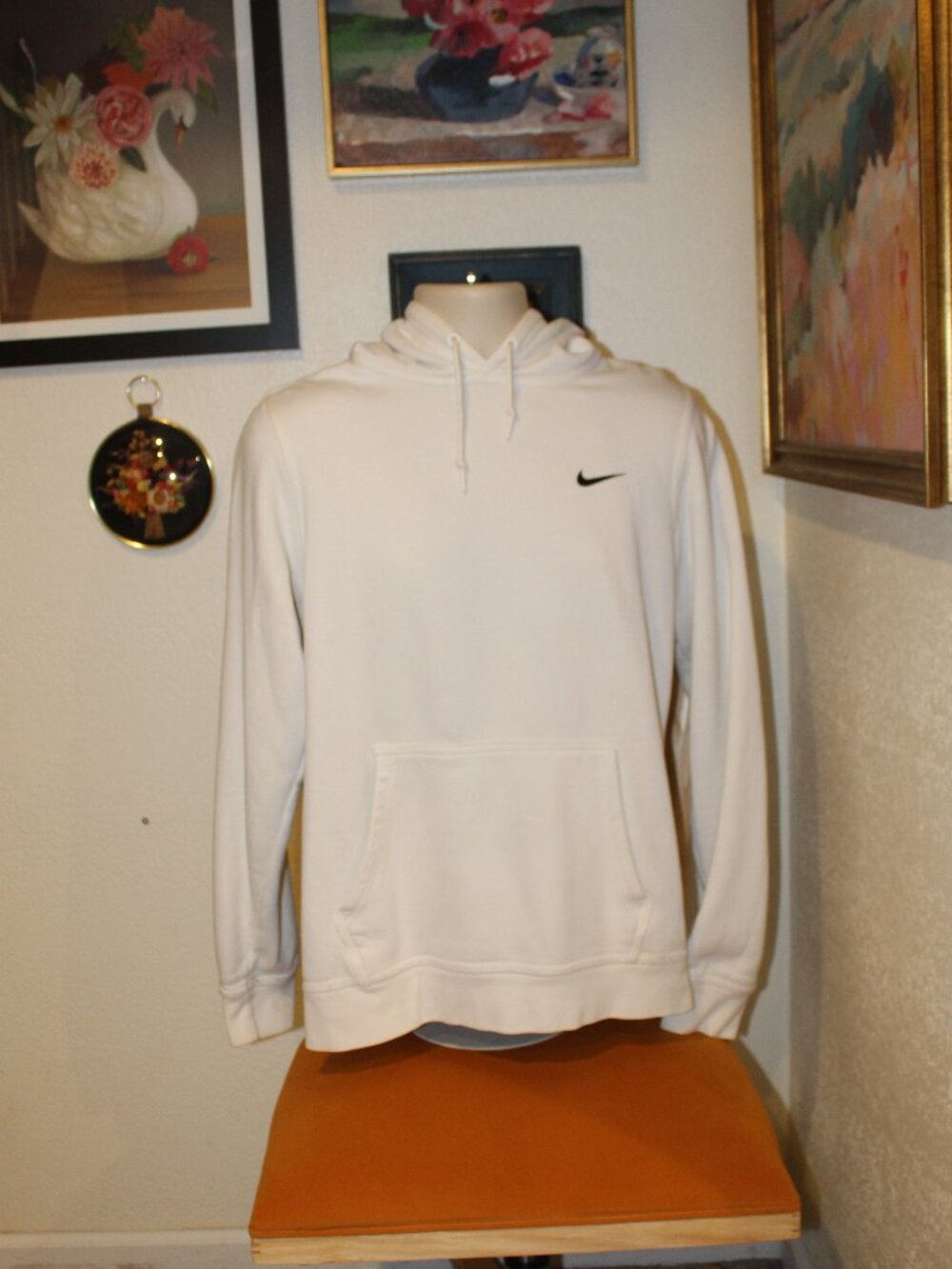 Nike White Pullover Swoosh Hoodie Men’s Large